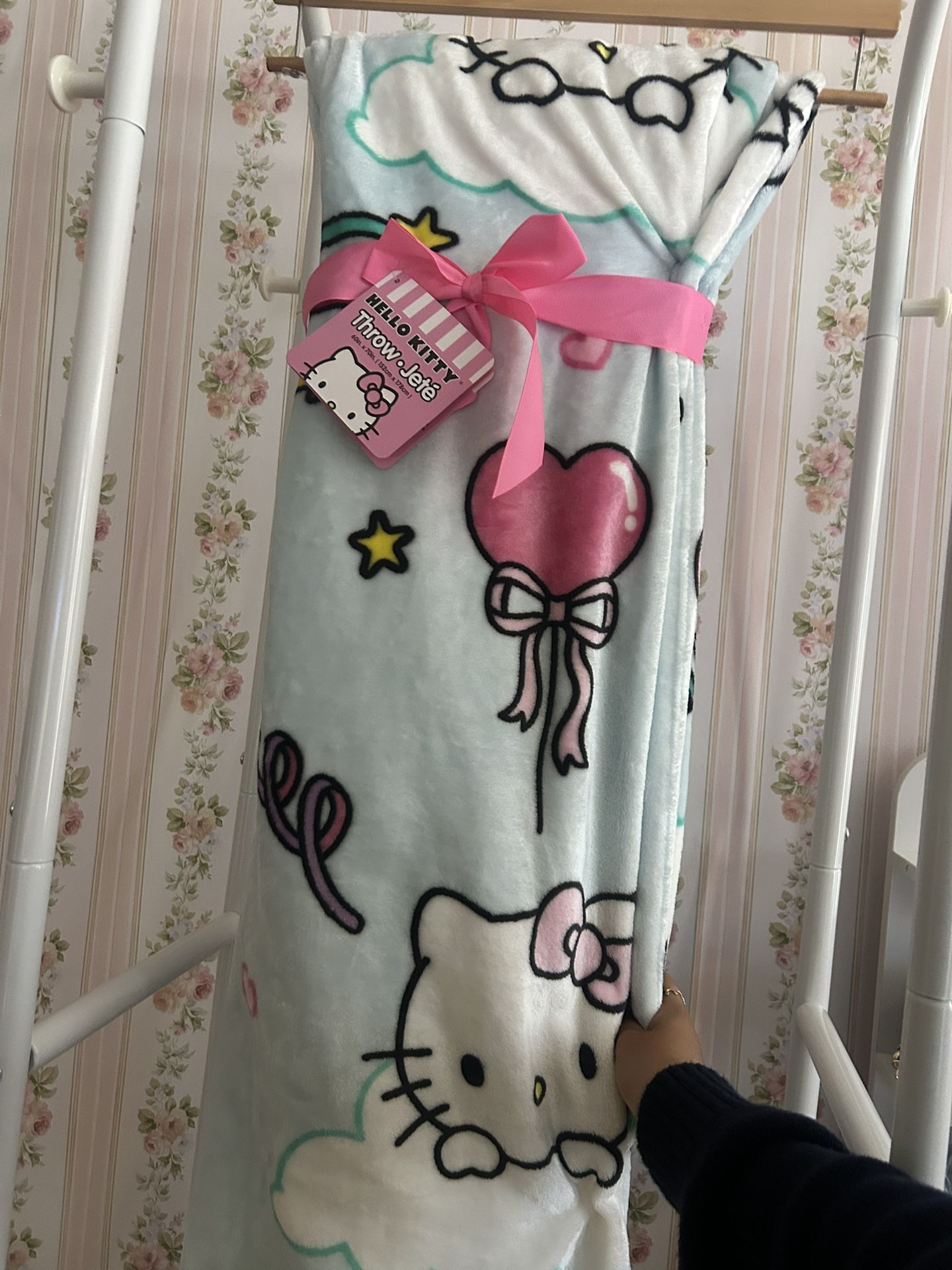 Hello Kitty Blue Ballon Blanket