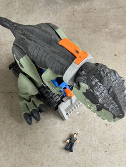 Jurassic World Dinosaur Toy Mega Stomp & Rumble Giga