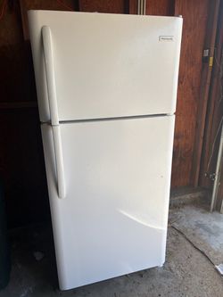 Free Working Fridge!