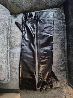 Women's costume gloves