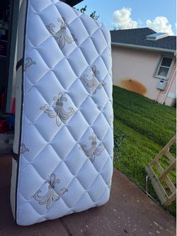 Twin mattress