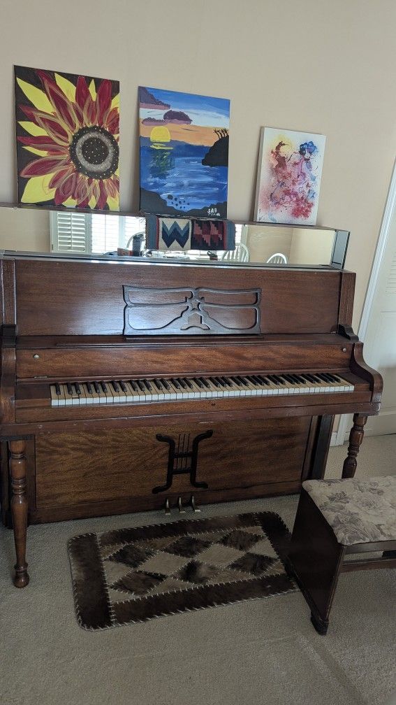 Free Antique Upright Piano
