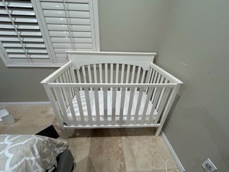 Graco crib