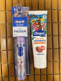 Oral B electric toothbrush & toothpaste Bundle