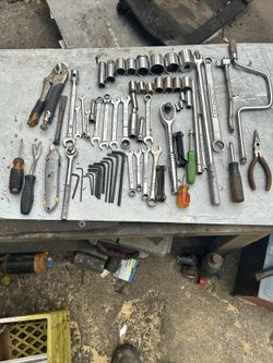 Over 60 Good Sockets Ratchets Breaker Bar And More Enlarge The PictureThe Picture