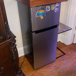 Mini Fridge 