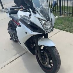 Yamaha YZF-R6 | 2013 - Garage Kept
