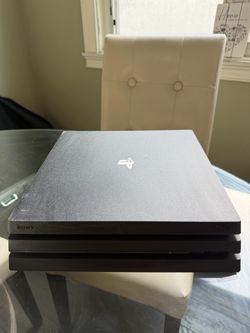 PS4 PRO - White DualShock 4 Controller