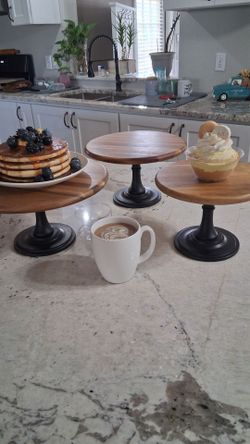 Dessert display pedestals