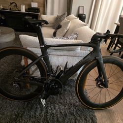 2016 SPECIALIZED S-Works VENGE VIAS CARBON ROAD BIKE!