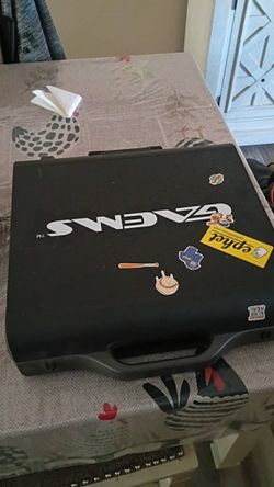 Portable gaming monitor