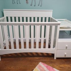 Delta Convertible Crib and Changing Table