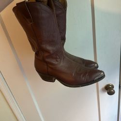Vintage Stewart boot  Co. Pair of boots. Size 9 E