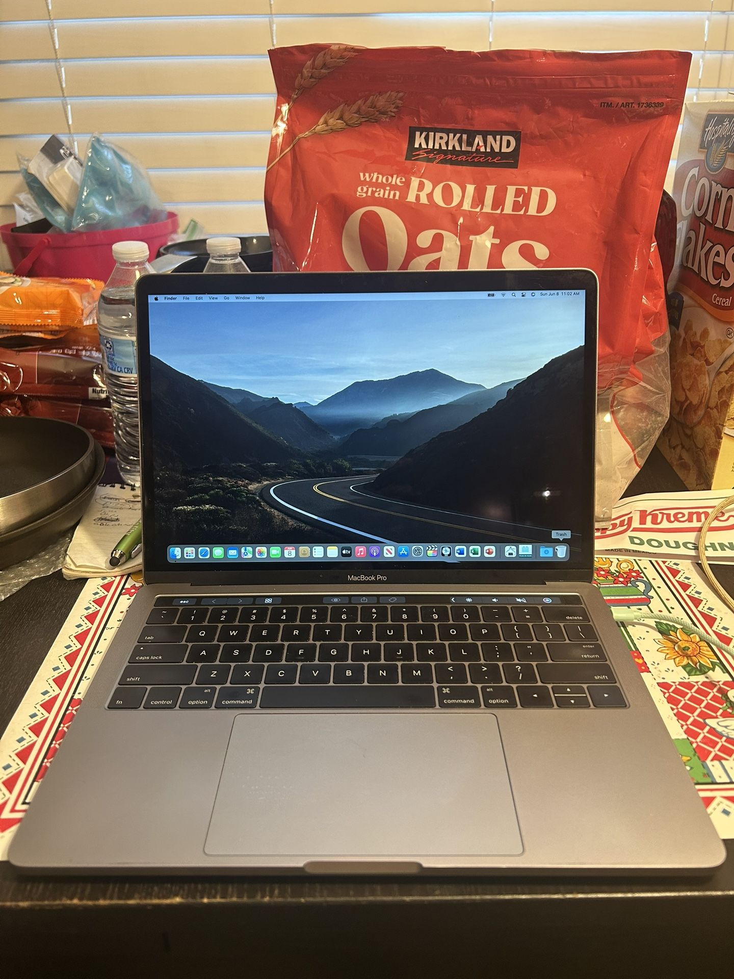 Apple MacBook Pro A1706-13.3”Retina 2016-3.3ghzI7,512gb,16gb,Webcam,Wireless