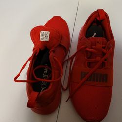 Men Red Pumas 