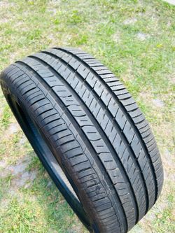 Tire245/45R19 The tire is like new Only one