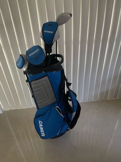 Set of Gulf clubs with stand good vondition