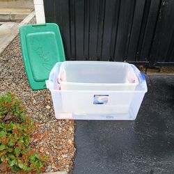 Plastic tubs with lid