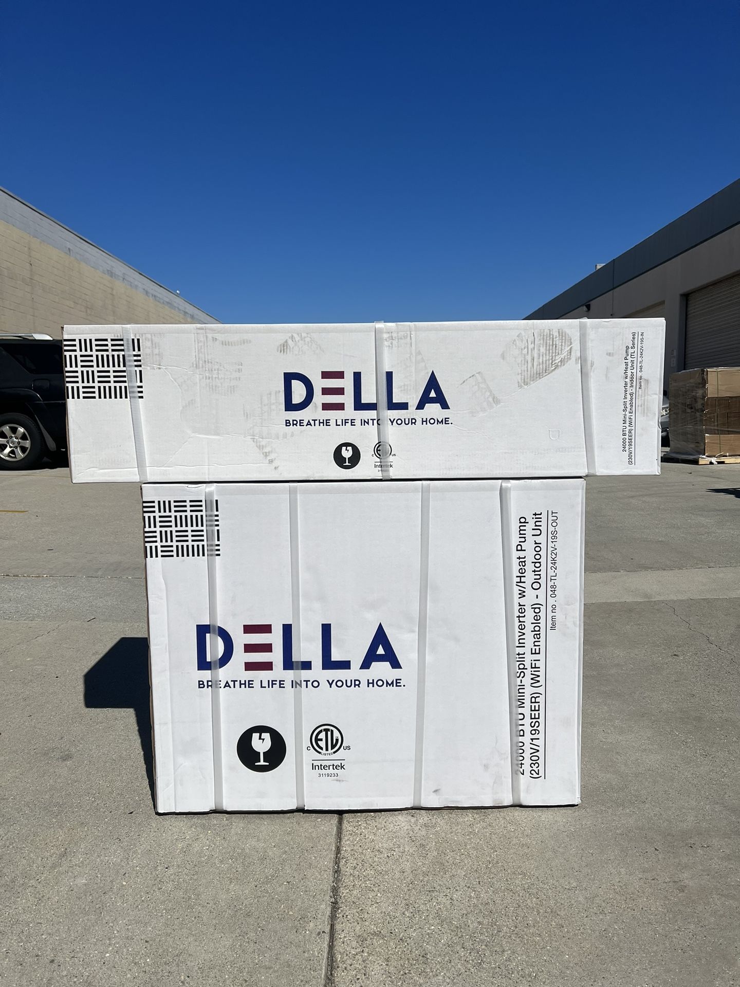 New DELLA 24,000 BTU/ 2 Ton Mini Split , 230V, 19 SEER2