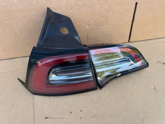 2020 - 2024 TESLA MODEL Y REAR LEFT TAIL LIGHT