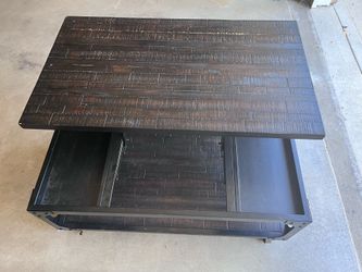 Lift Top Coffee Table on wheels