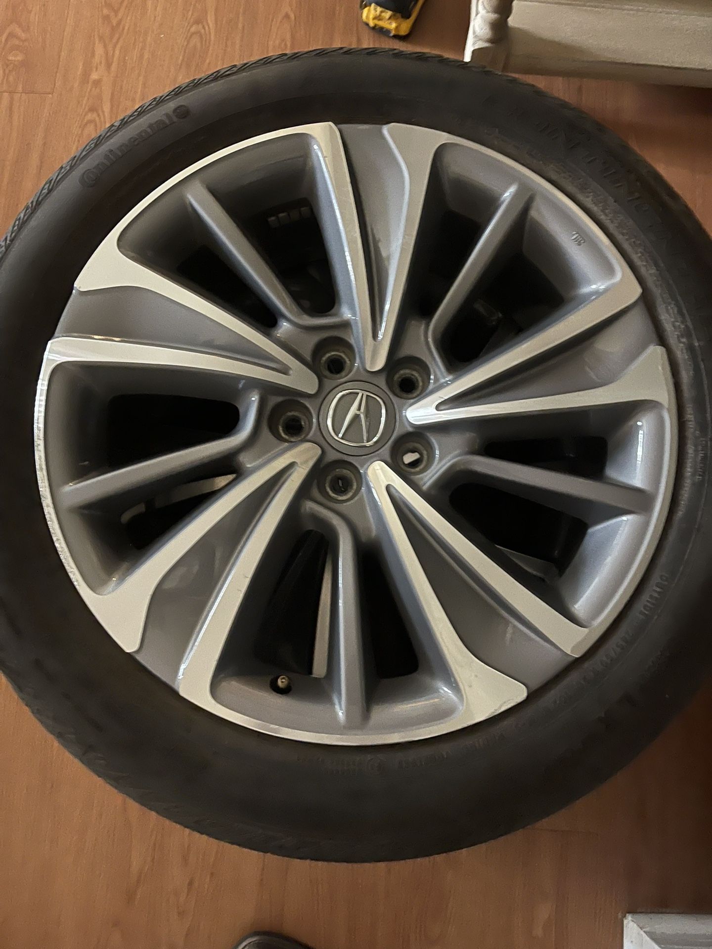 Acura Mdx Wheels Is Only 3 Rims And Tires 