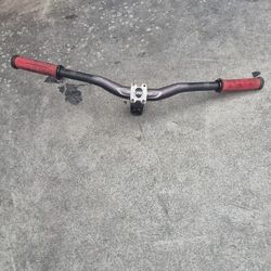 Random Bars With Throne Stem