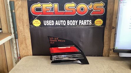 23 25 Toyota Prius RH Tail Light LED OEM.