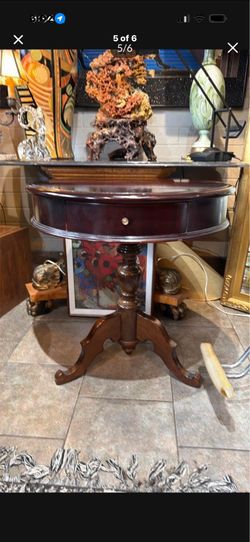 26 1/2 wide 28 1/2 tall Beautiful solid wood Round side table