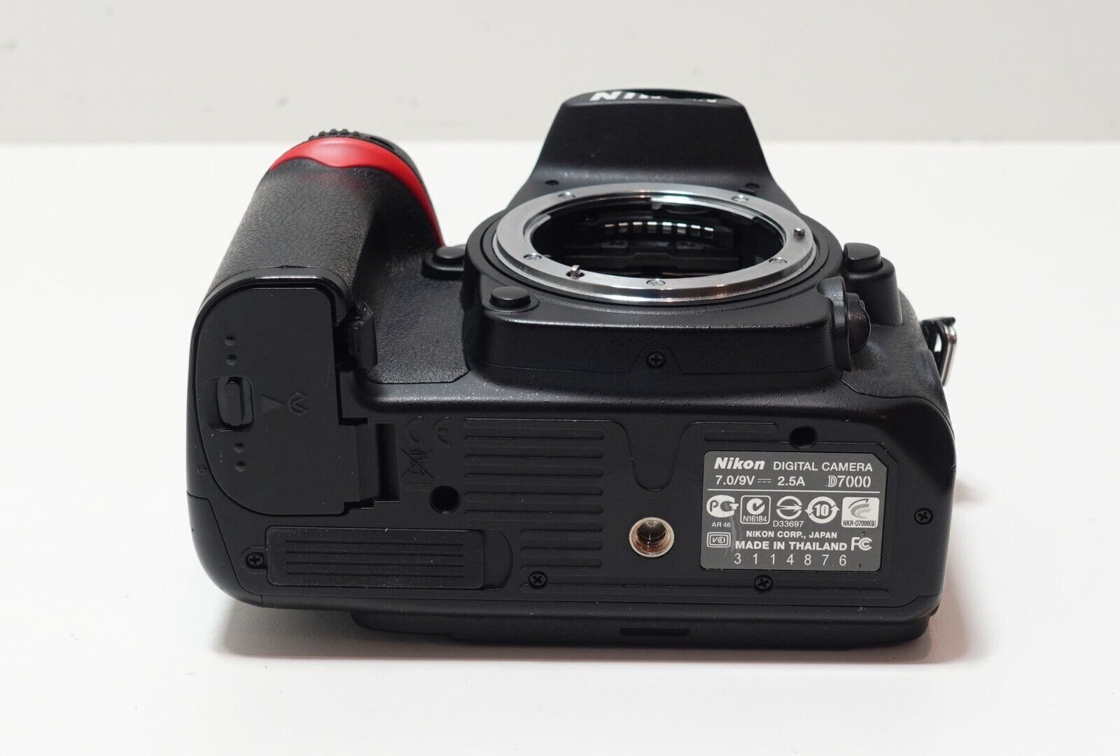 Nikon D7000 16.2 MP Digital SLR Camera Black, body only, two 16 gig