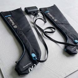 $150 - Therabody RecoveryAir Prime Boots (Medium) - WORKS GREAT