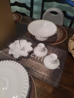 Vintage Fenton Milk Glass Ruffle Set