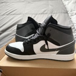 AIR JORDAN 1 MID