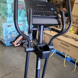 Proform CrossTrainer Sport Elliptical- 200$  - Rear drive elliptical