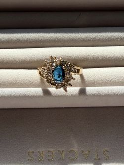 Vintage Gold Tone Dark Blue Oval Cluster Bypass Cocktail Ring