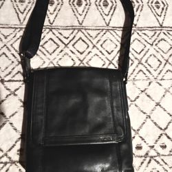 Tumi Centro Padua Map Bag in black leather
