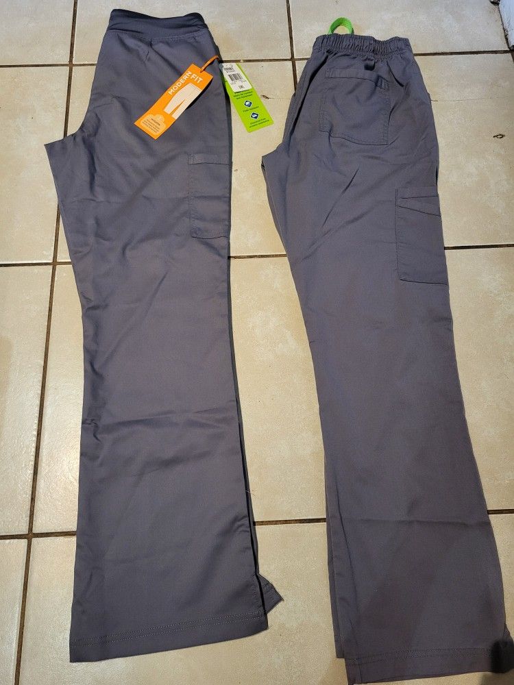 Womans Med / Small Scrubs