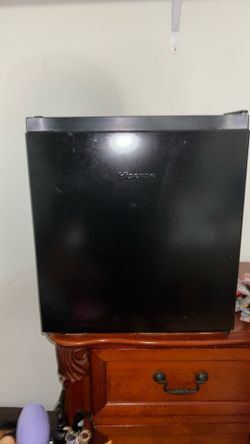 Mini fridge