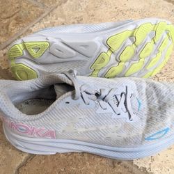 Genuine HOKA Women's Clifton 9 Size 9D WIDE RUNNING SHOES SNEAKERS