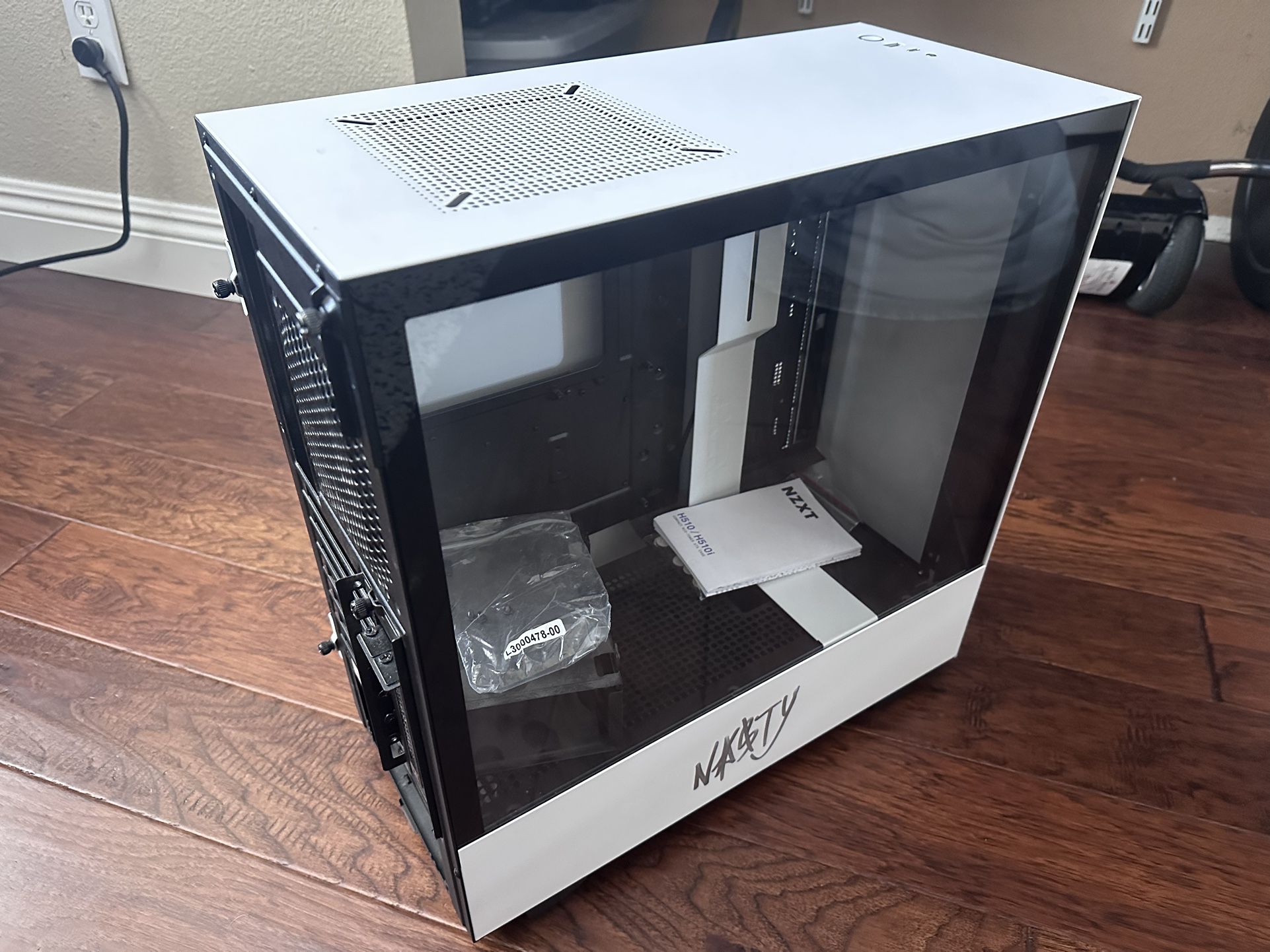 NZXT H510i Compact Mid-Tower ATX Case 
