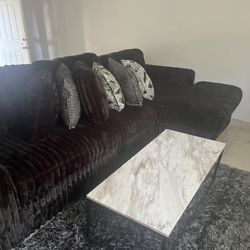 Kusta 2-piece Upholstery Sofa with Pillows