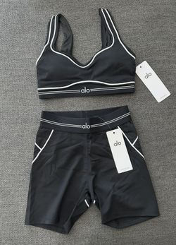 Alo Heart Throb Set $85 **READ DESCRIPTION**