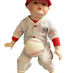 Doll 1990 Ashton-Drake Galleries “Michael” Boy Baseball Doll 11″ Yolanda’s Picture Perfect Babies No original box. T-168