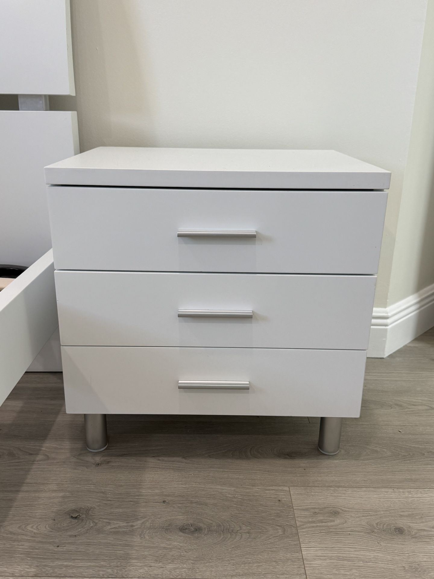 White Bedroom Furniture Set