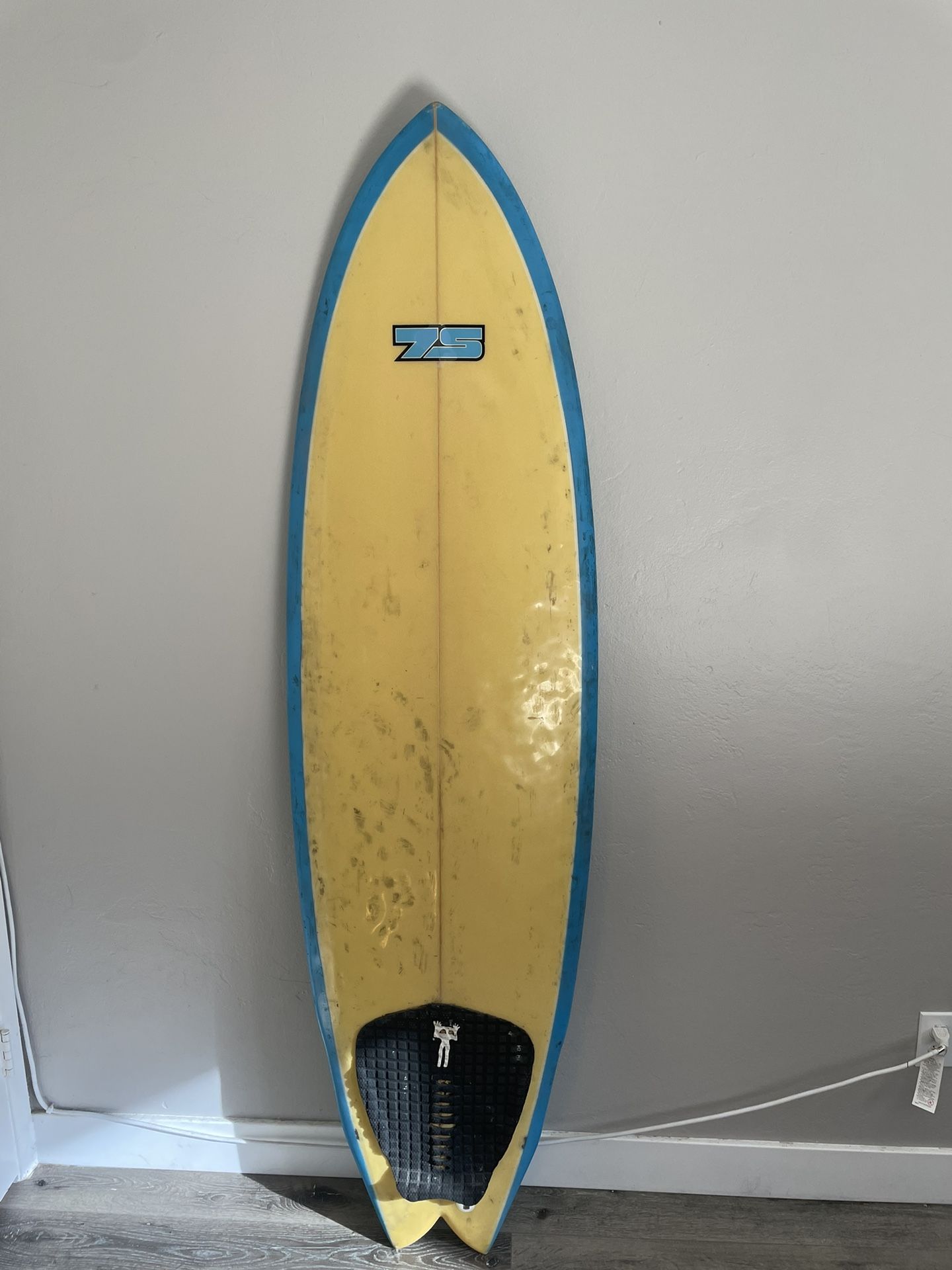 6’2 7S Surfboard