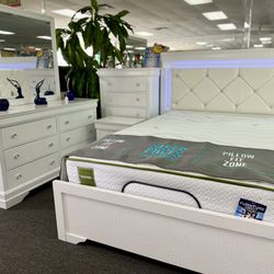 Bedroom Furniture Special🚨Beautiful White 5pc Bed Set Available Amazing Deal Now (Huge Saving) $699