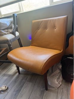 Accent chair