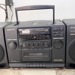 1980’s Sony CD/Cassette/Radio Boombox!! 🔈 