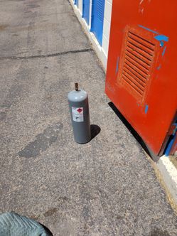 Acyetlene tank b