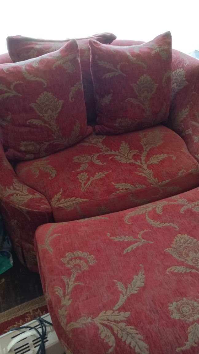 Chair With Ottoman